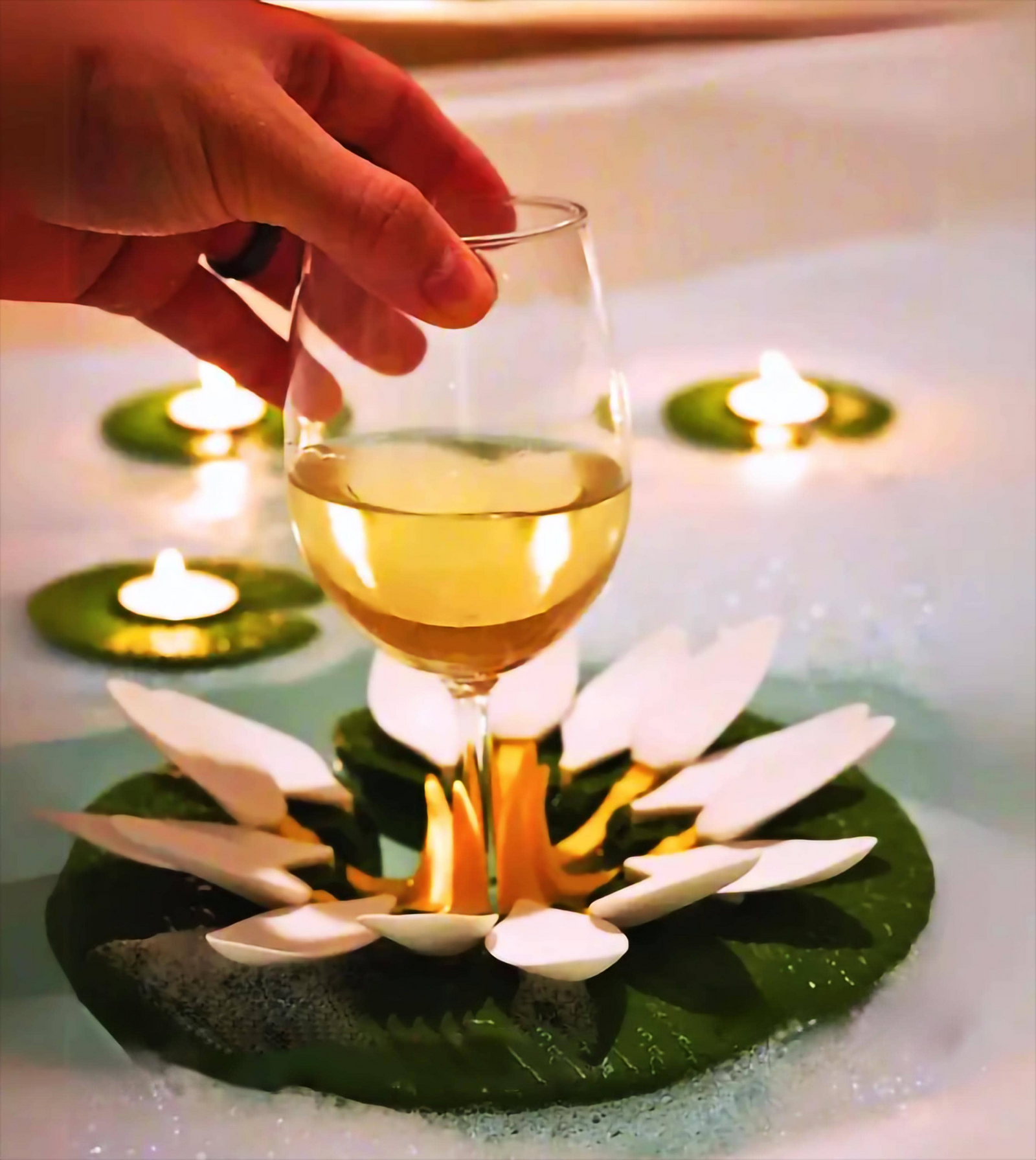 Floating Wine Glass Holder for Bathtub – 3D Printed WineLily & CandleLily Spa Set for Relaxing Bath Accessories