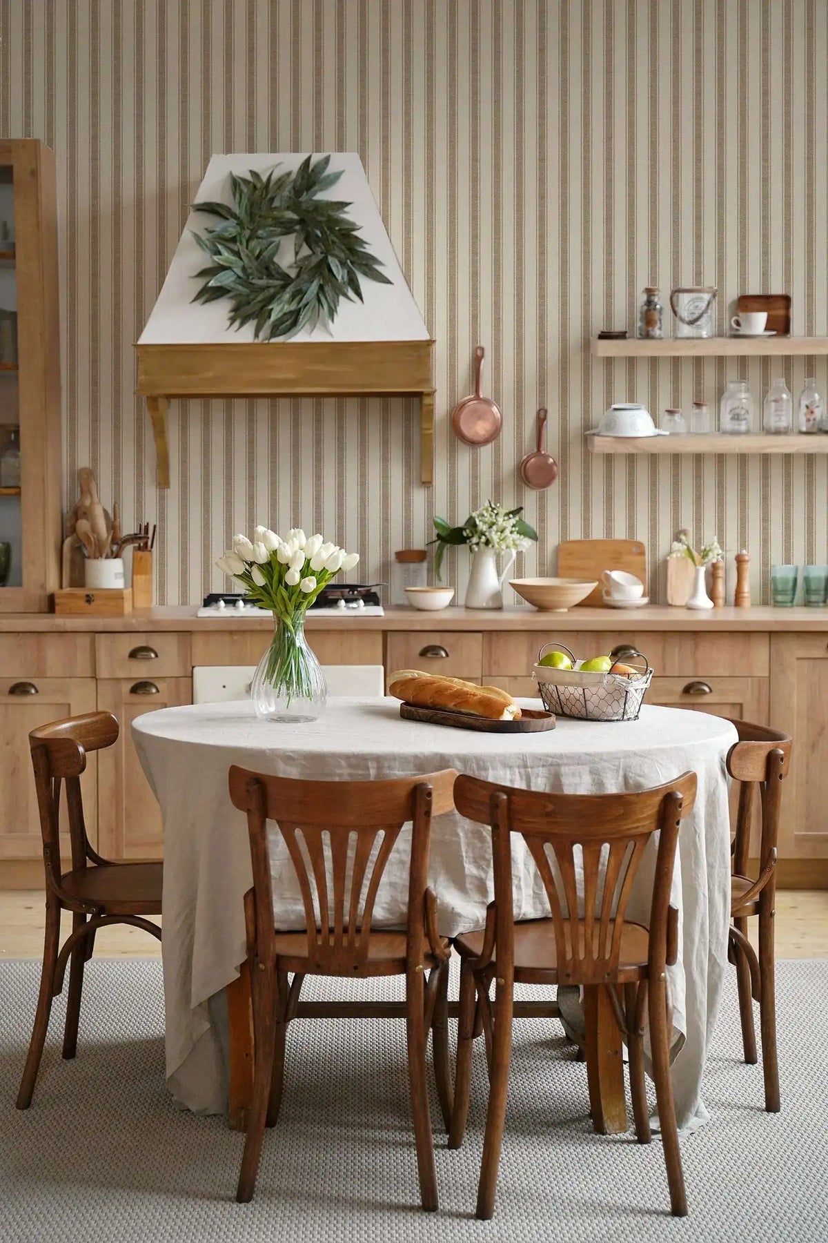 Modern Striped Traditional & Peel-and-Stick Wallpaper – Geometric Non-Woven Wall Design