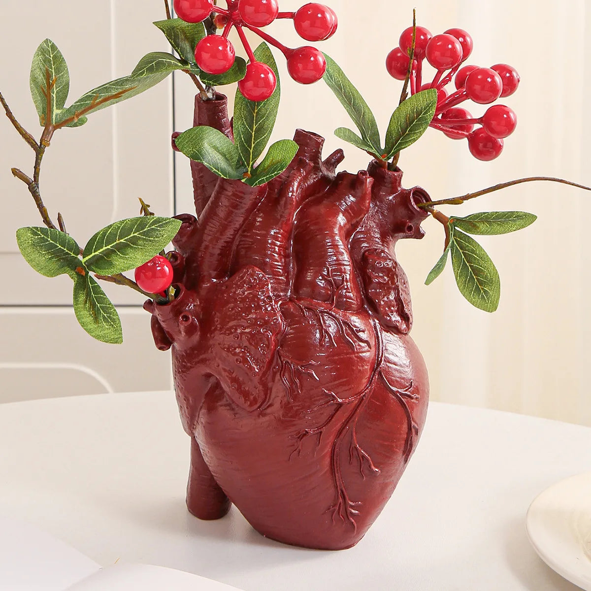 Modern Heart-Shaped Resin Flower Vase – 5 Colors, 16.5 cm