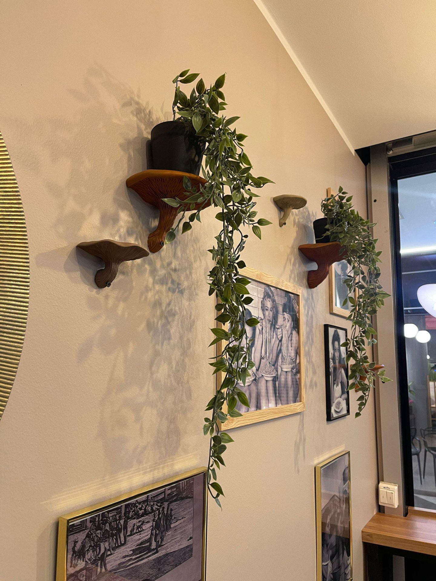 3D Printed Mushroom Wall Shelf – Nature-Inspired Floating Shelf for Small Decor