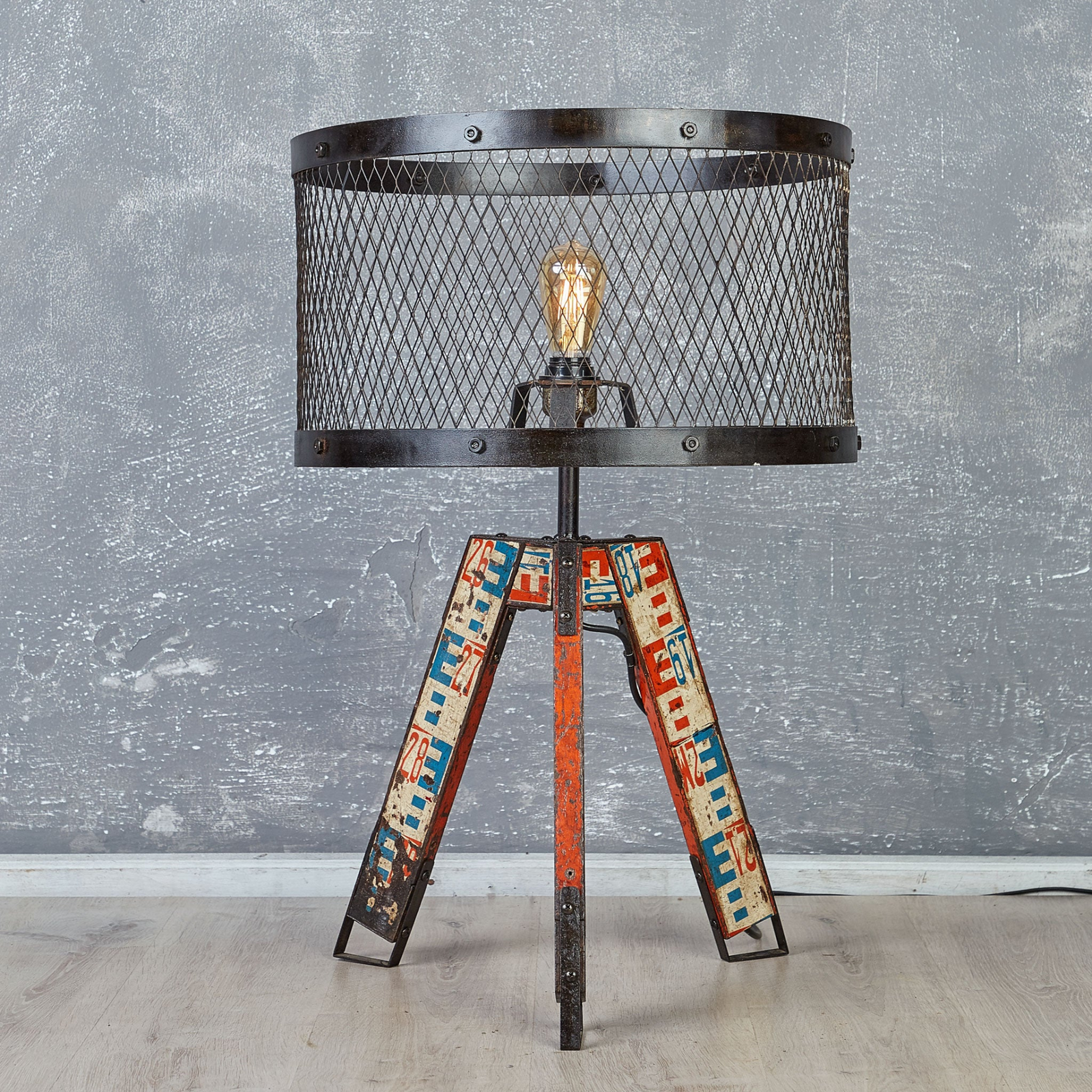Short Peilschaal Lamp – Nautical Meets Industrial Design