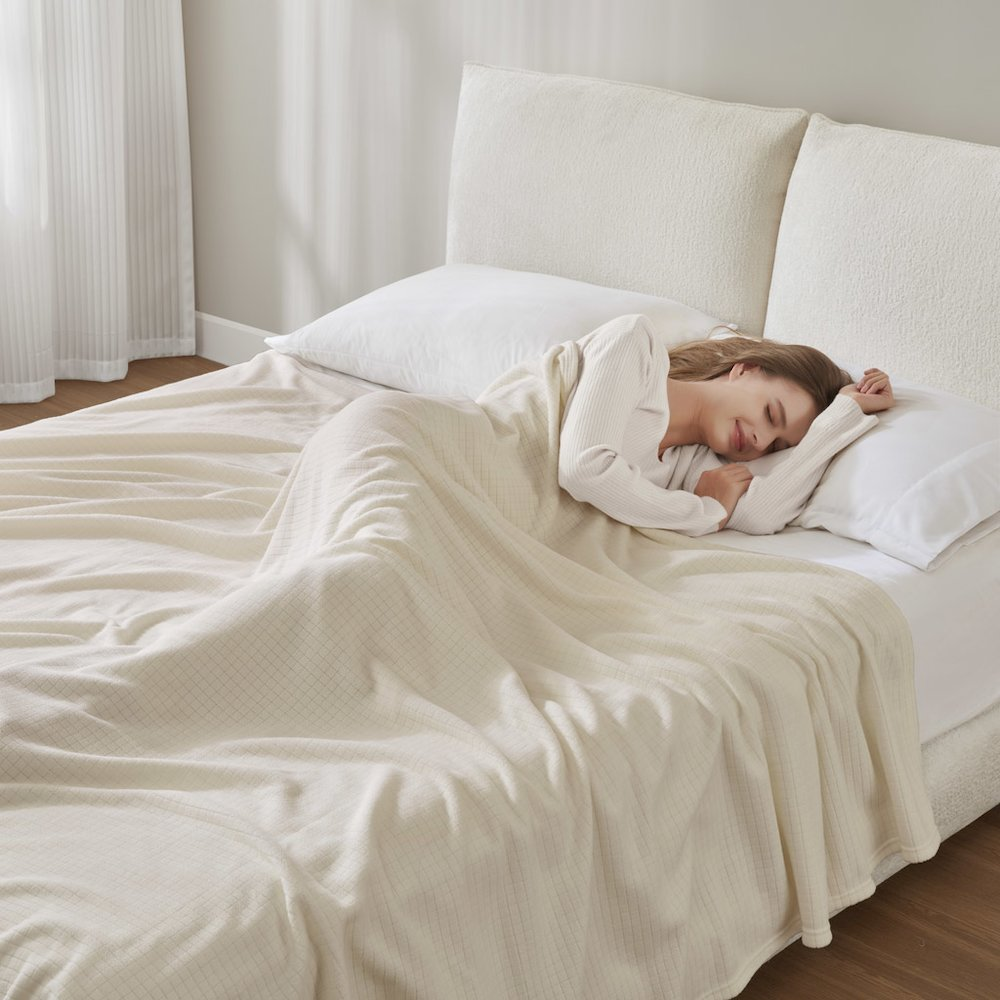 Ultra-Soft Microfleece Blanket – 100% Polyester, Anti-Pilling, Year-Round Comfort