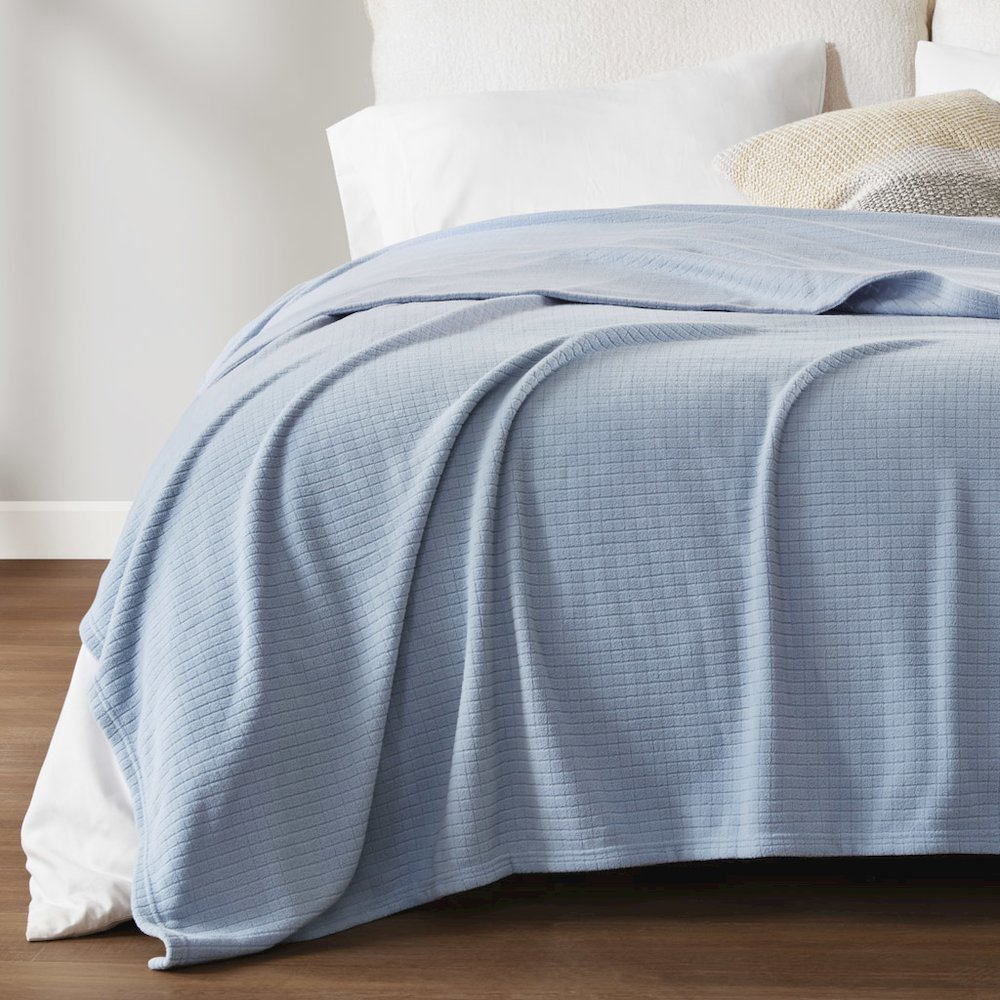 Ultra-Soft Microfleece Bed Blanket – 100% Polyester, Anti-Pilling & Year-Round Comfort