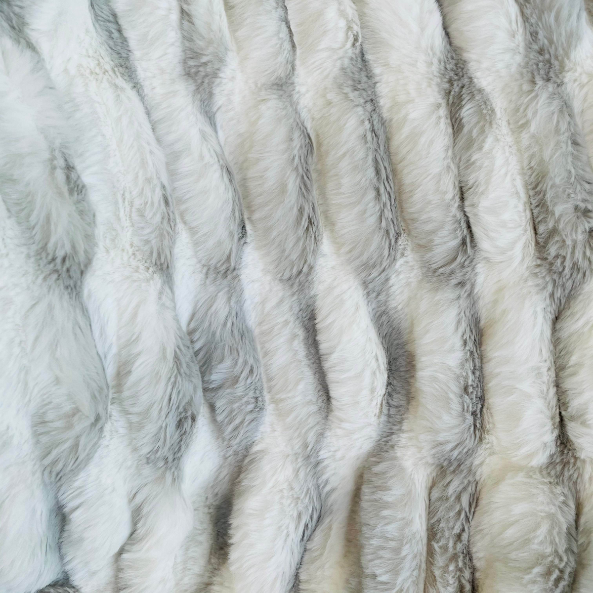 Plutus White Silver Snow Chinchilla Faux Fur Luxury Throw Blanket – Reversible Designer Accent