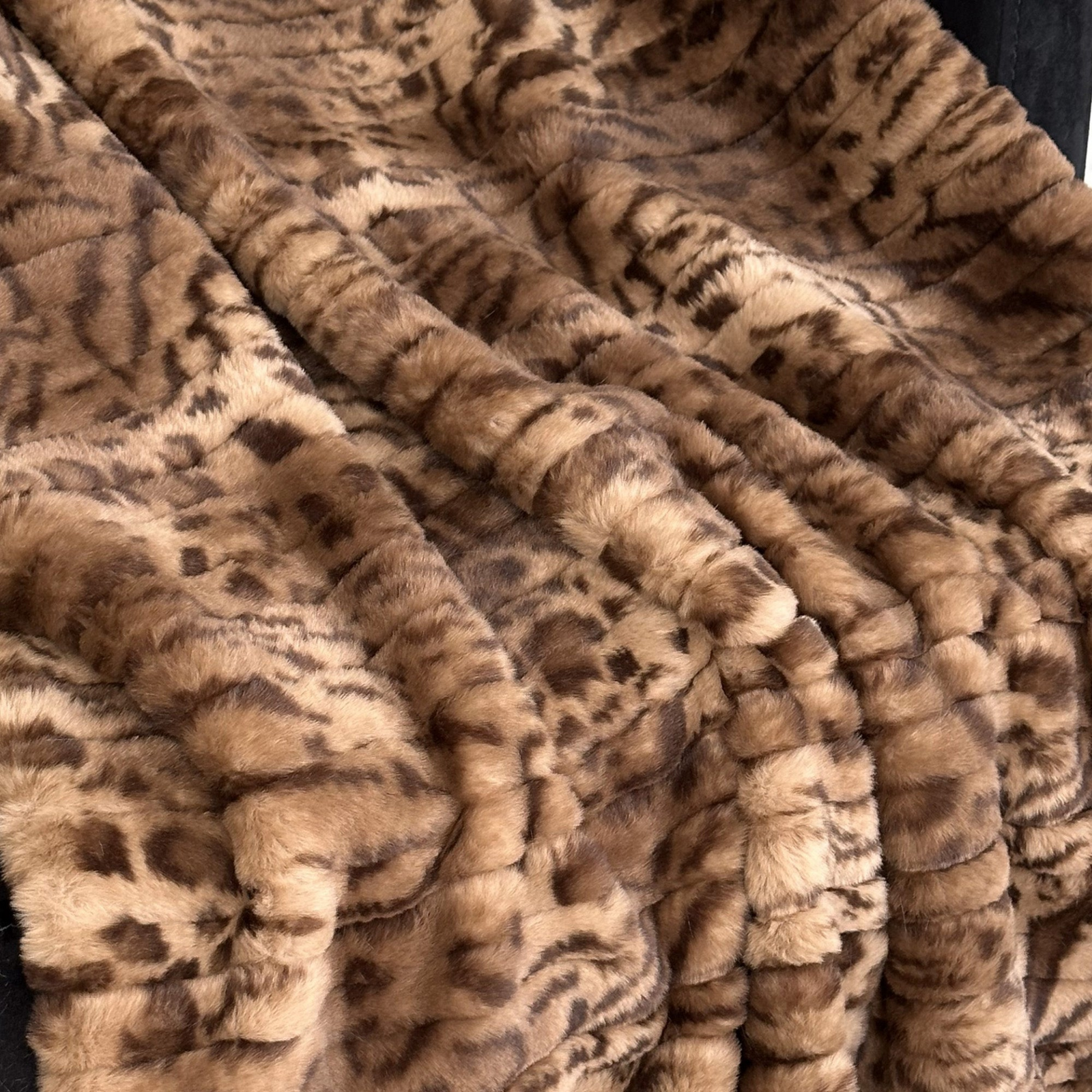 Plutus Brown Luxe Lash Faux Fur Luxury Throw Blanket – Reversible Cozy Accent