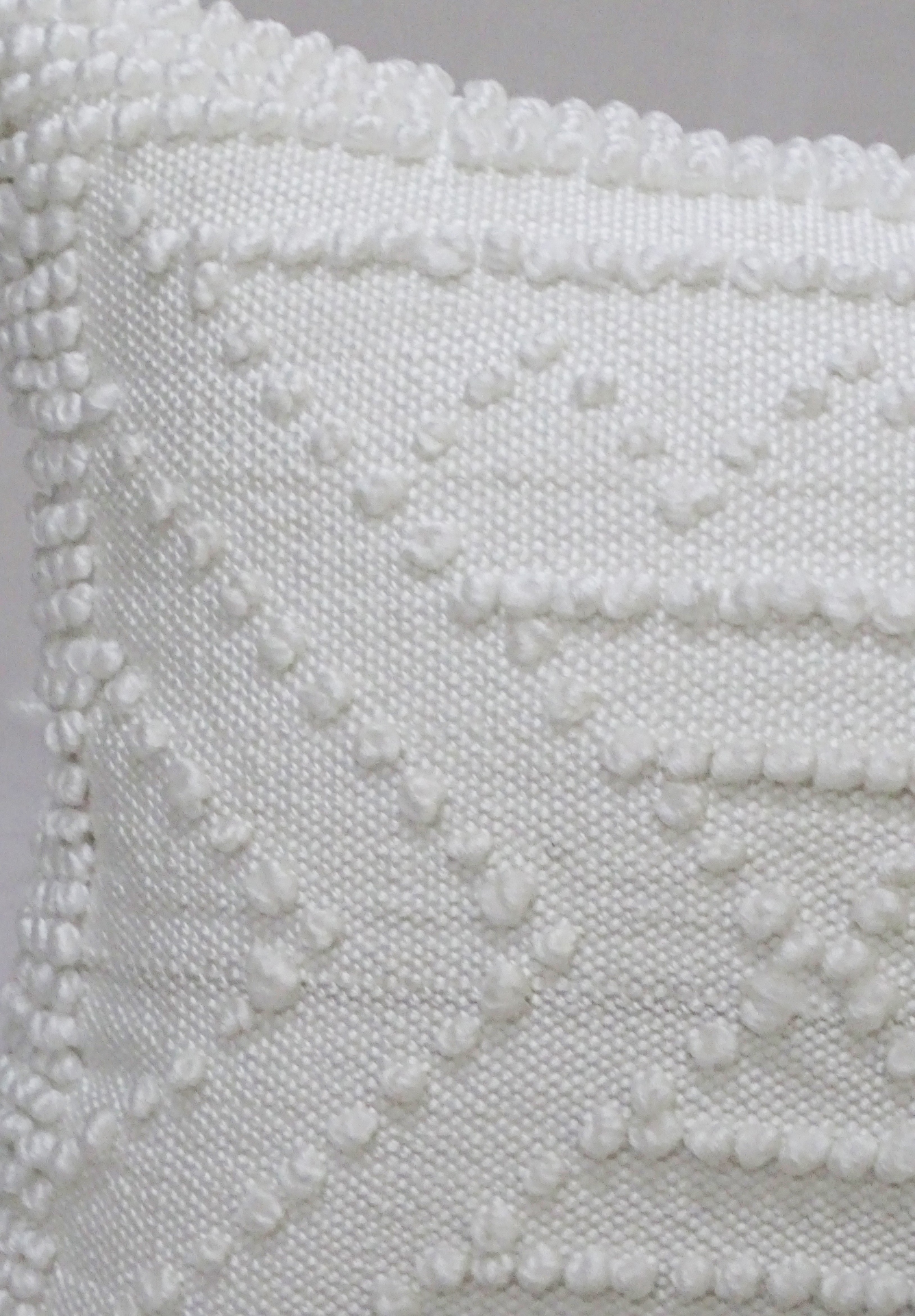 Decorative 18"x18" Outdoor Pillow for couch  (White)