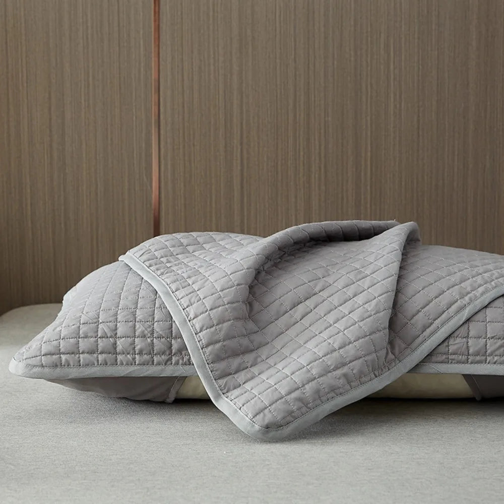 Quilted Polyester Pillow Cover – 17.72 × 27.56 in (45 × 70 cm), 1 Piece, Envelope or Zipper