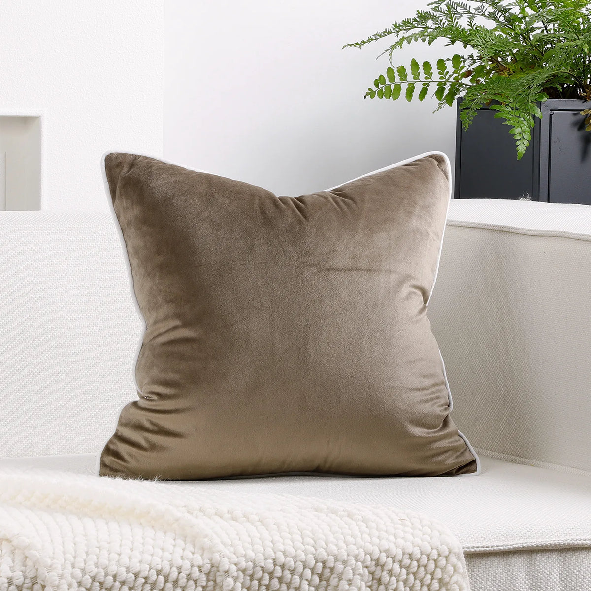 Brown & Light Brown Piped Velvet Pillow Cover – Polyester/Cotton, 1 Piece, 15.75–23.62 in Square or 11.81 × 19.69 in Lumbar (40–60 cm or 30 × 50 cm)