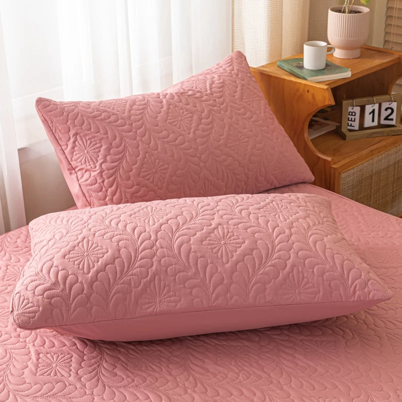 Waterproof Quilted Polyester Pillow Cover – 18.90 × 29.13 in (48 × 74 cm), 1 Piece