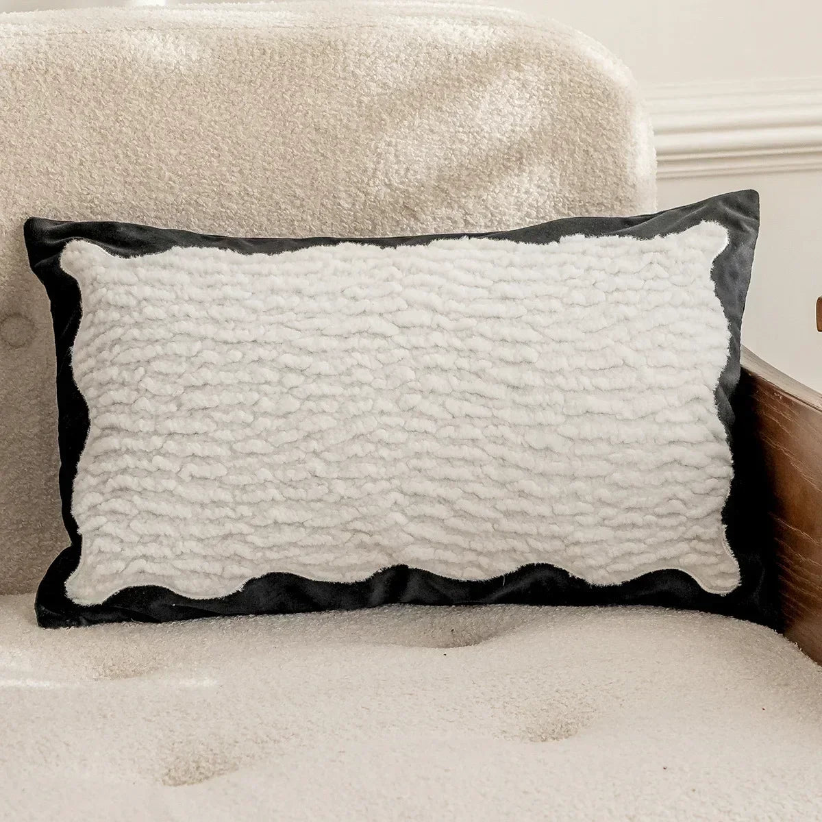 White Textured Black-Trim Polyester/Cotton Lumbar Pillow Cover – 11.81 × 19.69 in (30 × 50 cm), 1 Piece