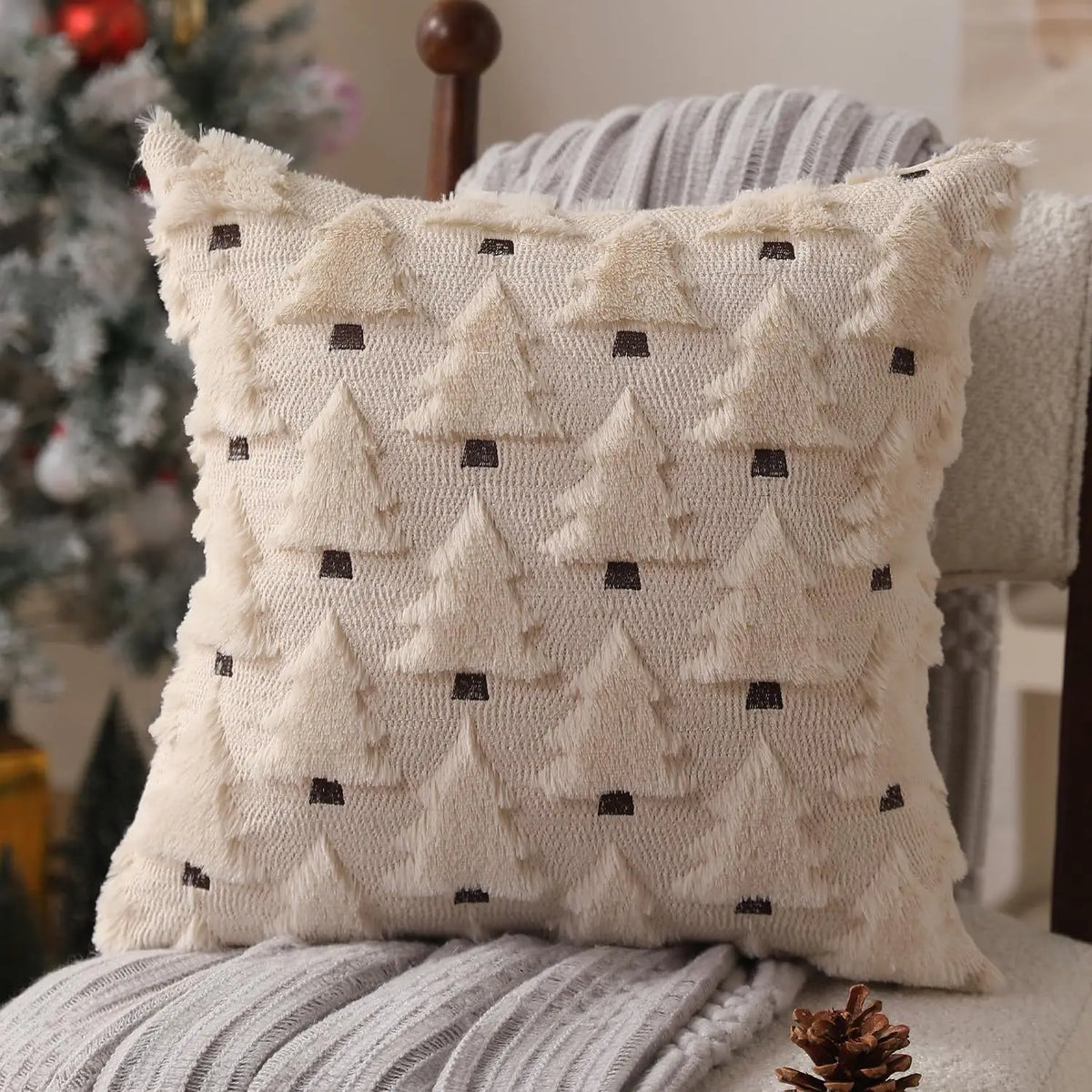 Embroidered Christmas Tree Pillow Covers – Plush Set of 2, 17.72 in