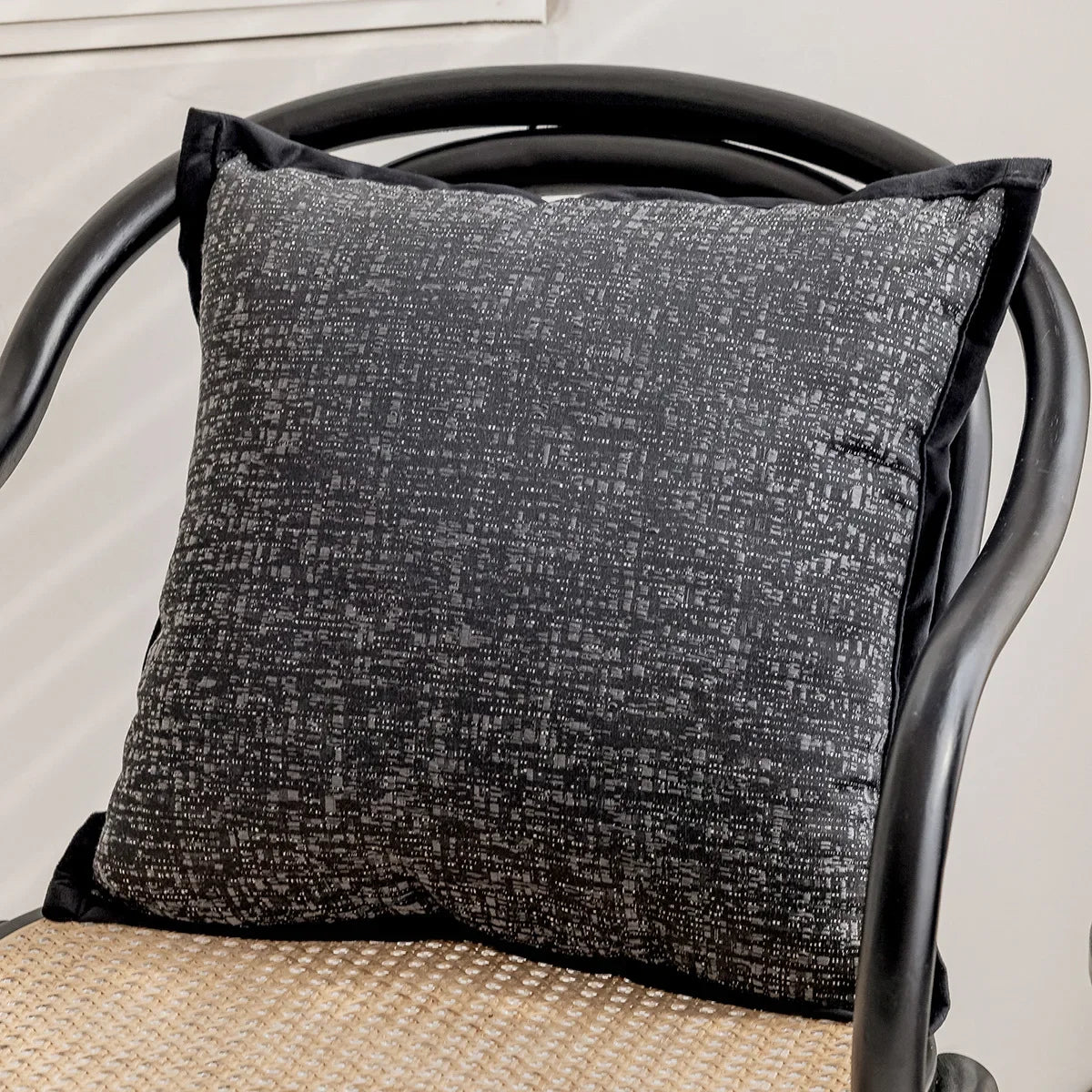 Charcoal Crosshatch Polyester/Cotton Pillow Cover – 17.72 × 17.72 in (45 × 45 cm), 1 Piece