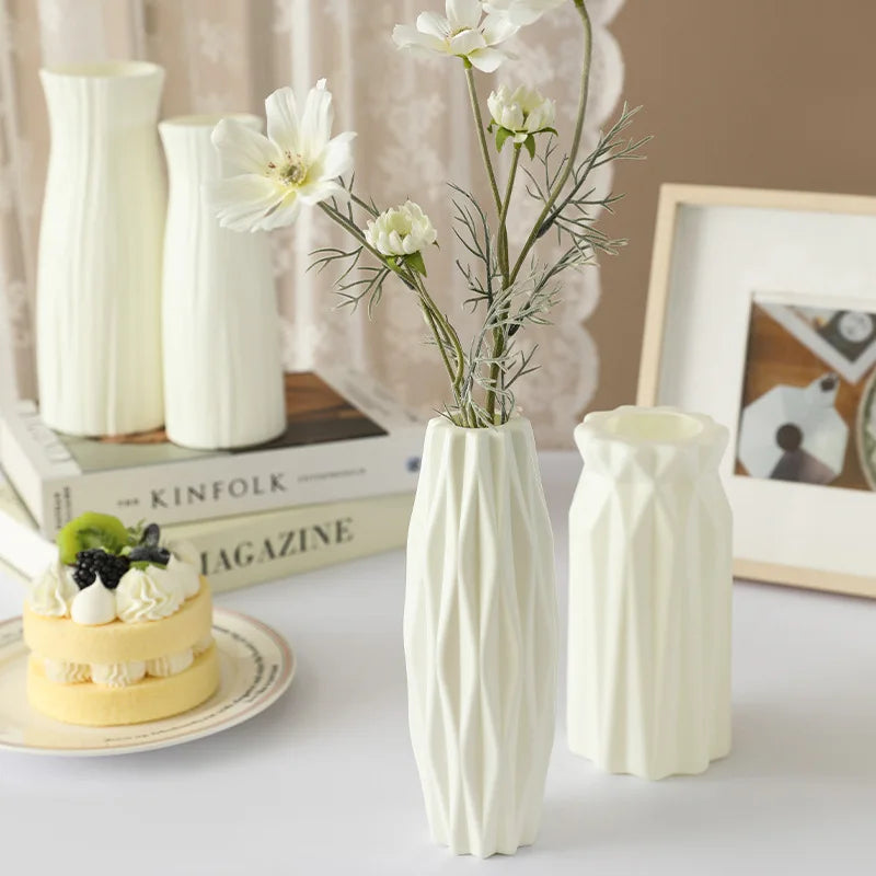 Modern Plastic Flower Vase – Simple Tabletop Vase for Hydroponic Flowers, Artificial Stems & Living Room Decor