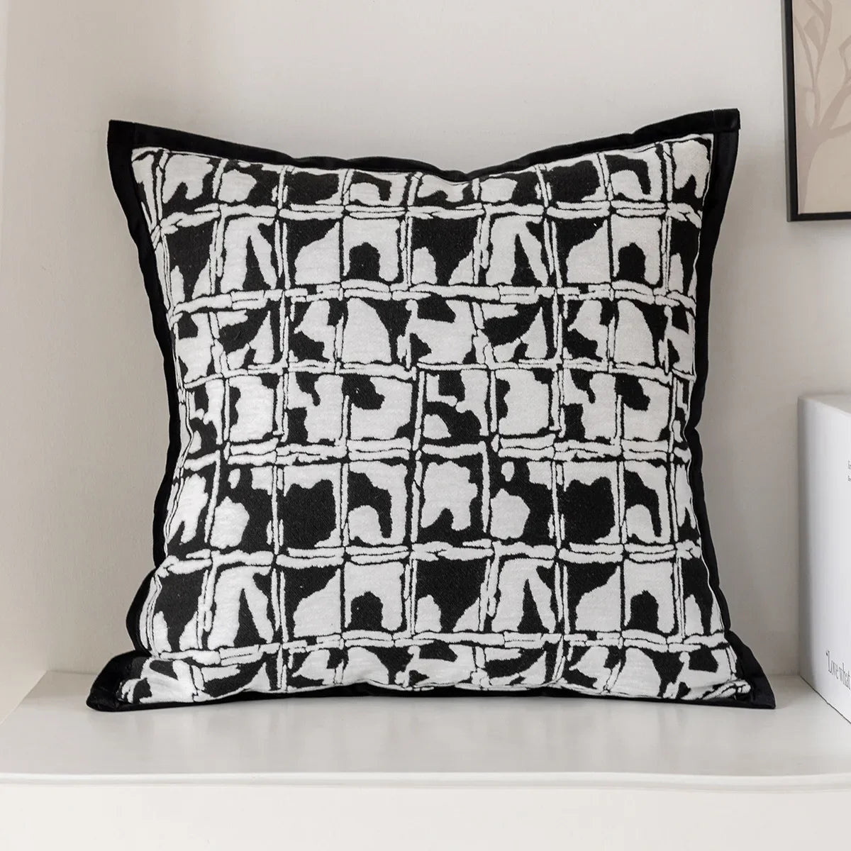 Black-and-White Ornamental Polyester/Cotton Pillow Cover – 17.72 × 17.72 in (45 × 45 cm), 1 Piece