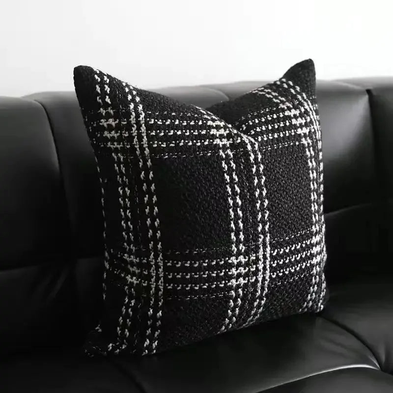 Black Fine-Plaid Polyester/Cotton Pillow Cover – 17.72 × 17.72 in (45 × 45 cm)