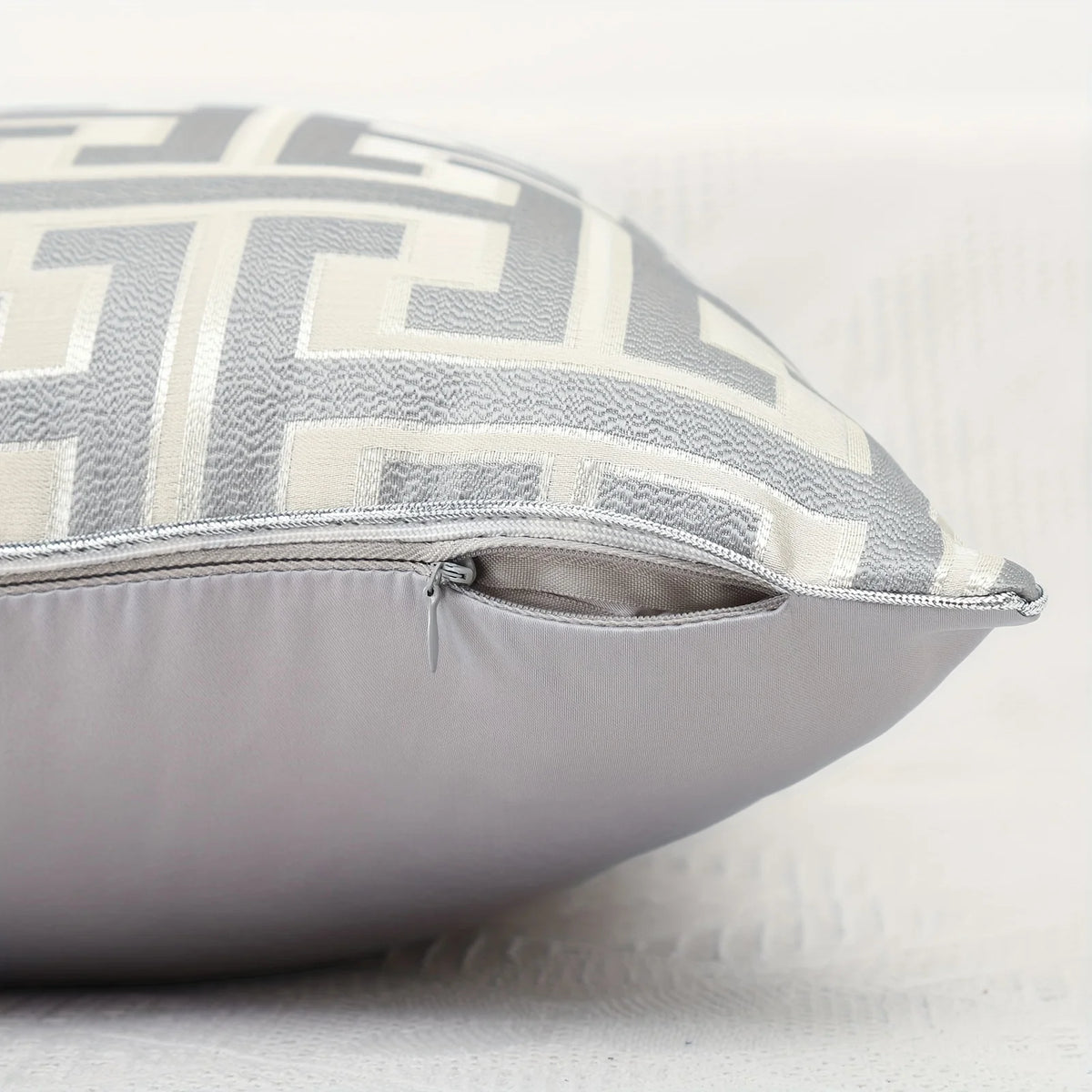 Geometric Jacquard Throw Pillow Cover with Hidden Zipper – 17.72 × 17.72 in (45 × 45 cm), Cover Only