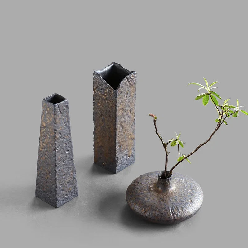 Mini Coarse-Pottery Vase with Kiln-Change Glaze – 7 Designs