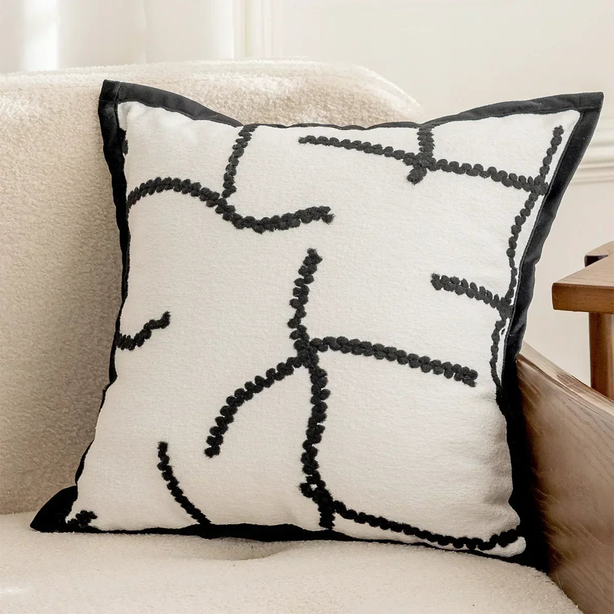 Black Abstract Line Polyester/Cotton Pillow Cover – 17.72 × 17.72 in (45 × 45 cm), 1 Piece