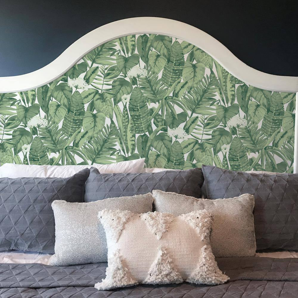 Jungle Green Tropical Vinyl Peel and Stick Wallpaper Roll (Covers 28 Sq. ft.)
